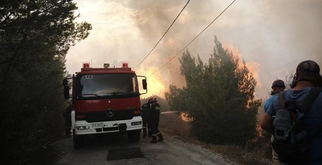 ΕΚΤΑΚΤΟ: Νέα φωτιά στην Αττική – Καίγεται ο Κάλαμος